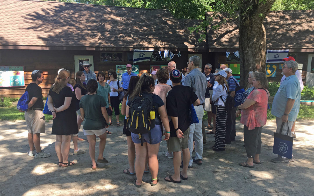 Community Leaders Experience Shabbat at OSRUI